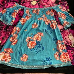 Super cute teal bell sleeve midi dress size large